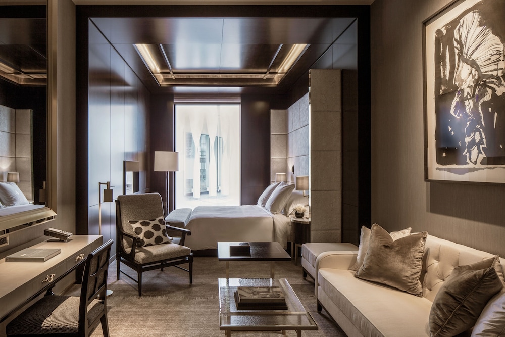 Four Seasons Hotel London at Tower Bridge 23/37