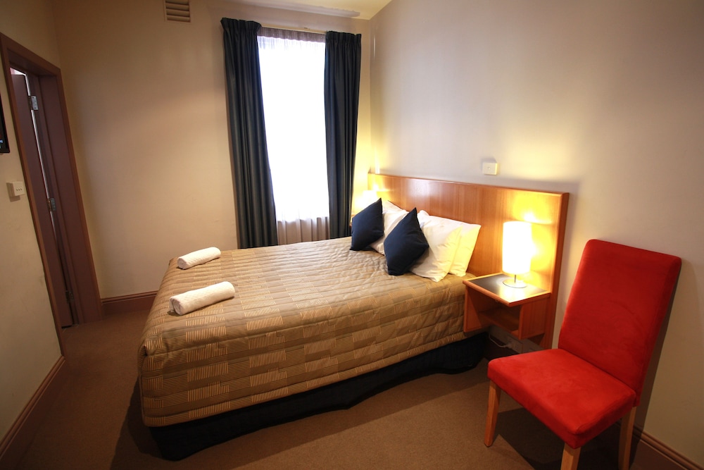 Central Hotel 11/55