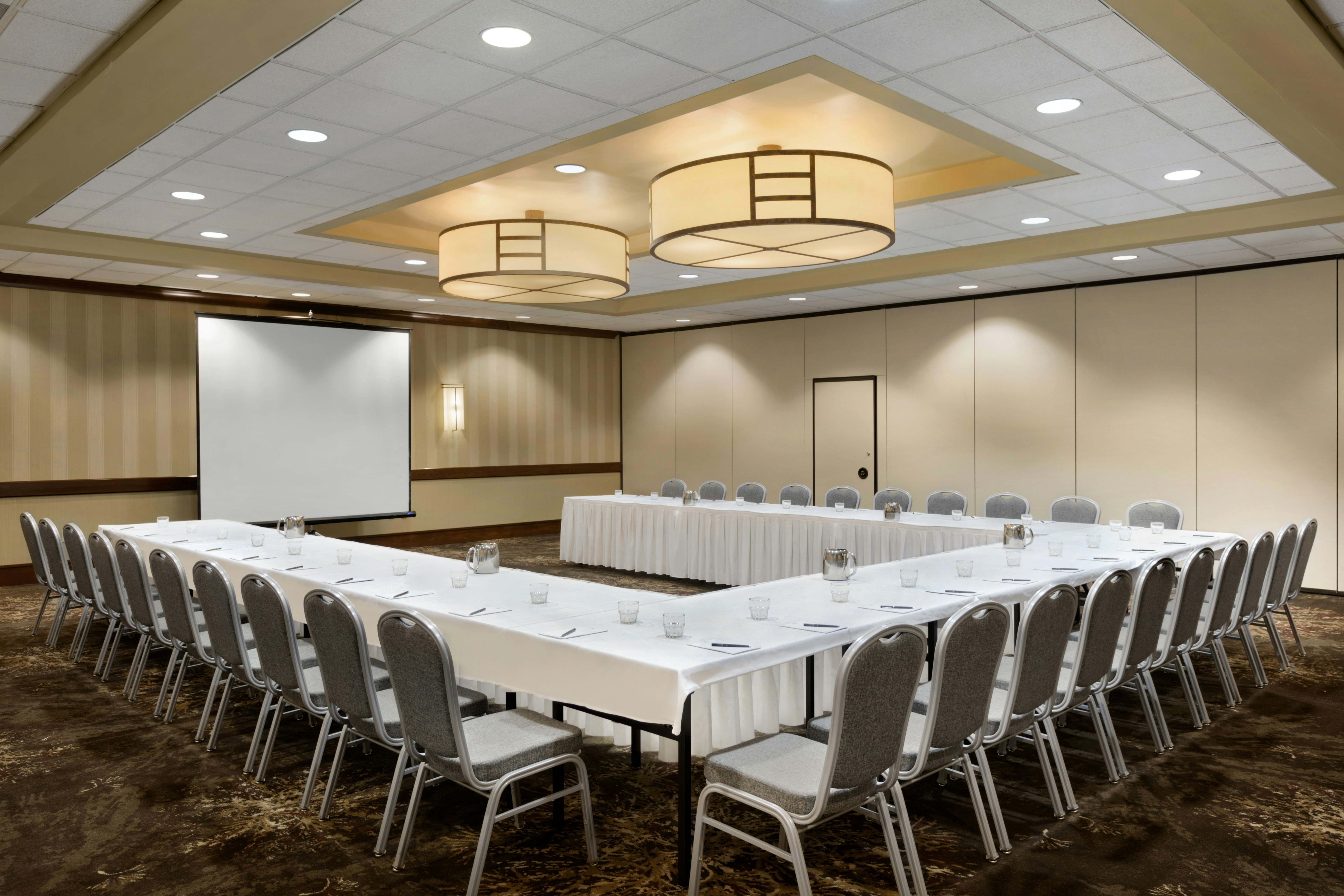 Embassy Suites by Hilton Piscataway Somerset 53/59