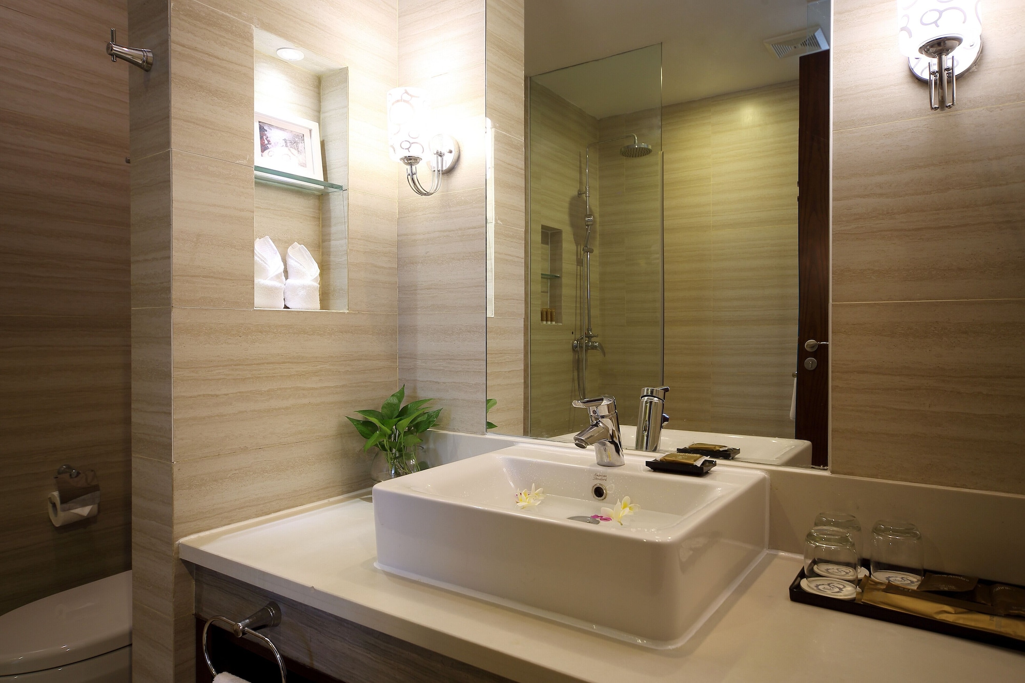 Elegant, Twin Beds