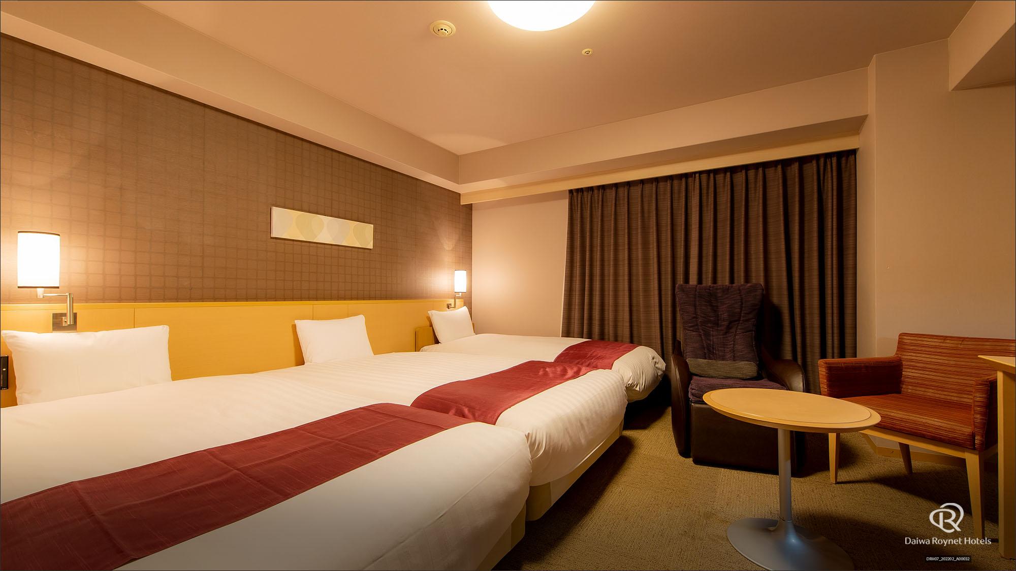 Semi Room, Triple, Semi Double Bed