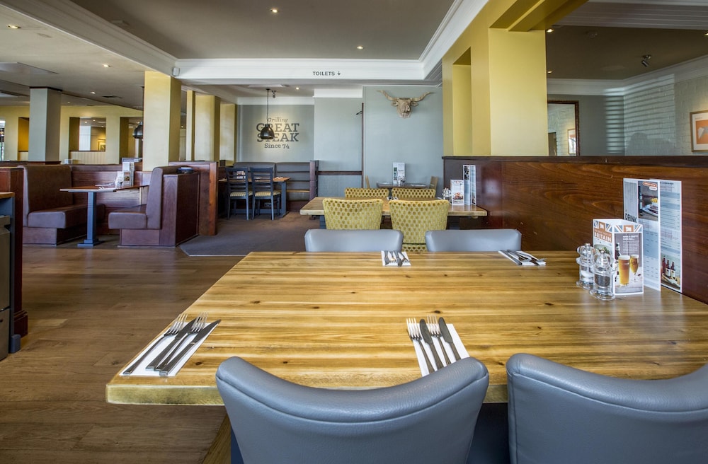 Premier Inn Leeds / Bradford Airport 31/41