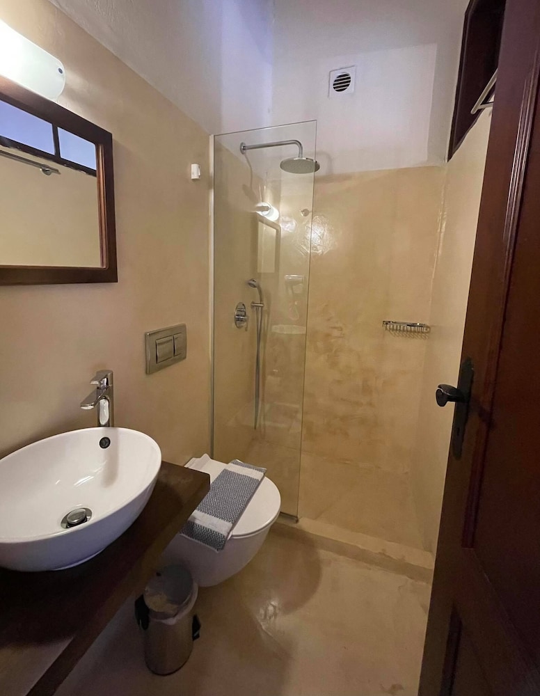Captain Vasilis Hotel 51/56