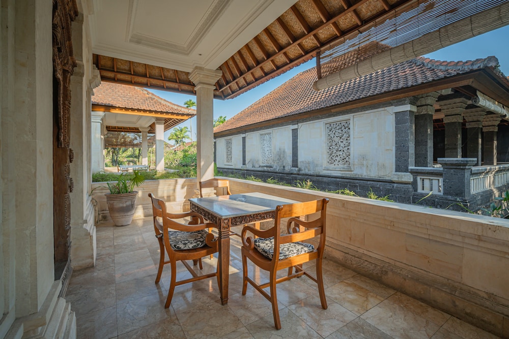 Honeymoon Guesthouse 66/75