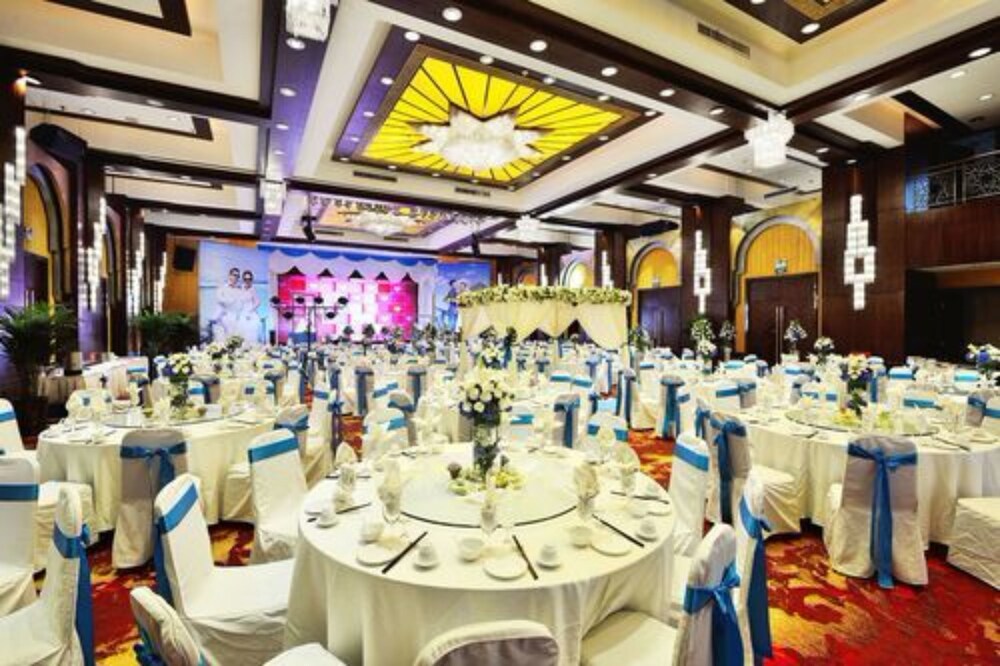 Luxemon Xinjiang Hongfu Hotel 27/30
