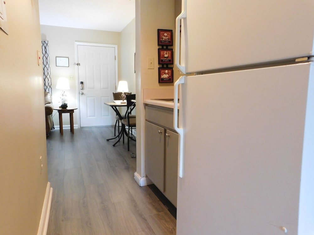 Laurel Inn Condominium 23/50