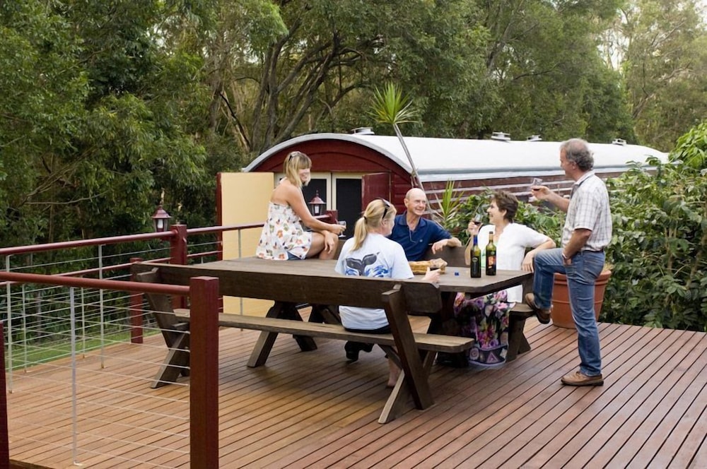 GLASS HOUSE MOUNTAINS ECOLODGE 26/34
