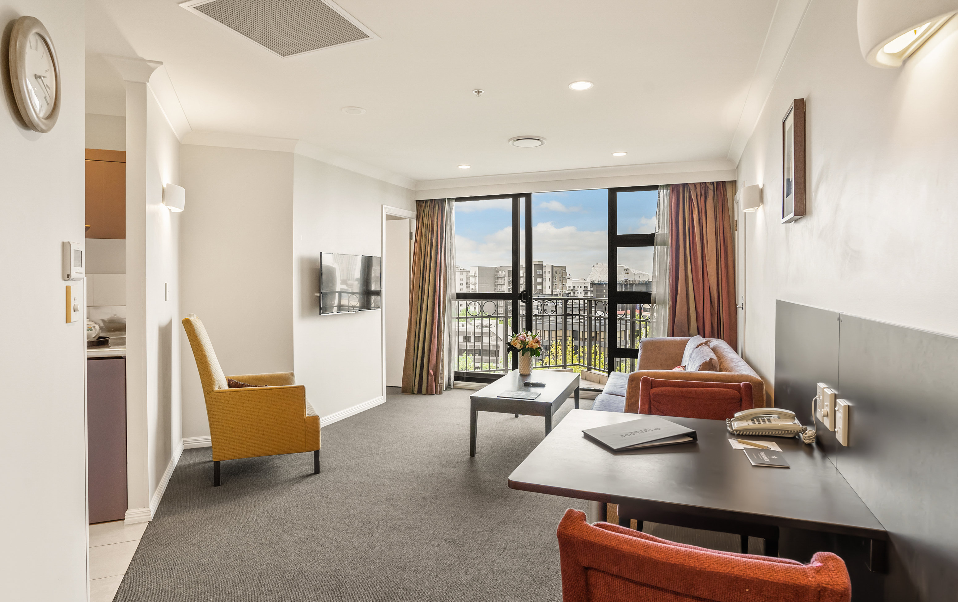 Parkside Hotel and Apartments 43/74