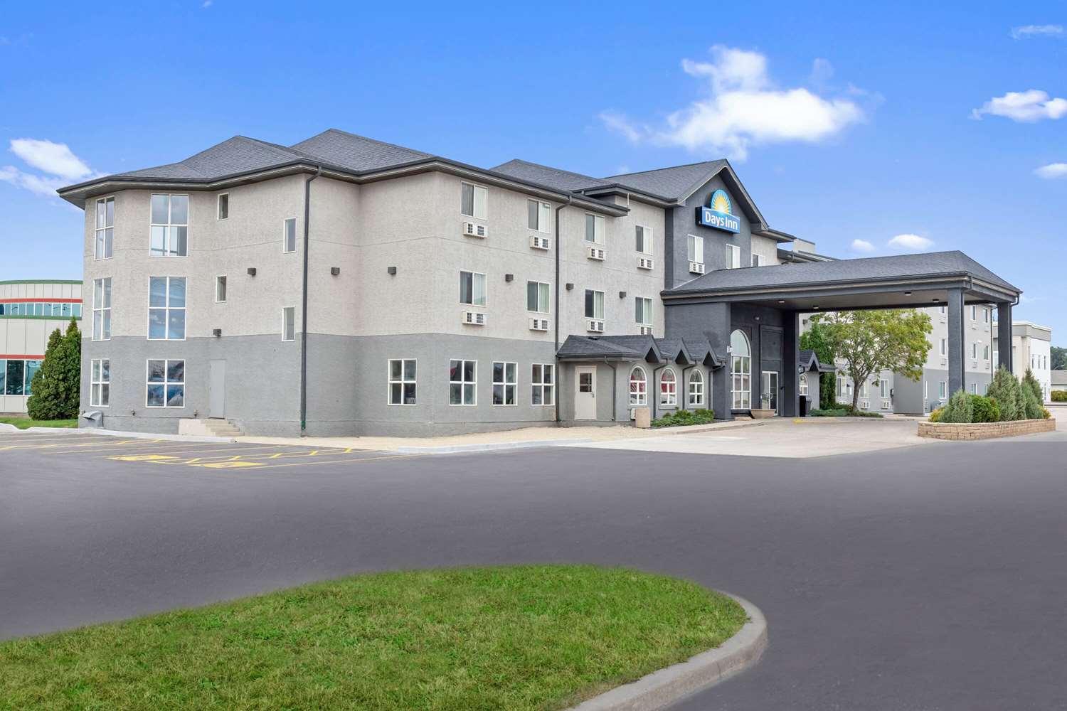 Days Inn by Wyndham Steinbach 10/43