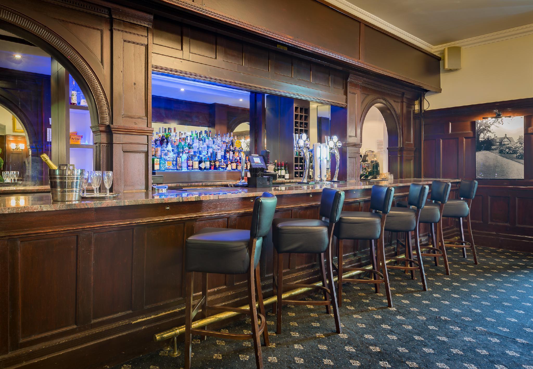 De Rougemont Manor 18/20