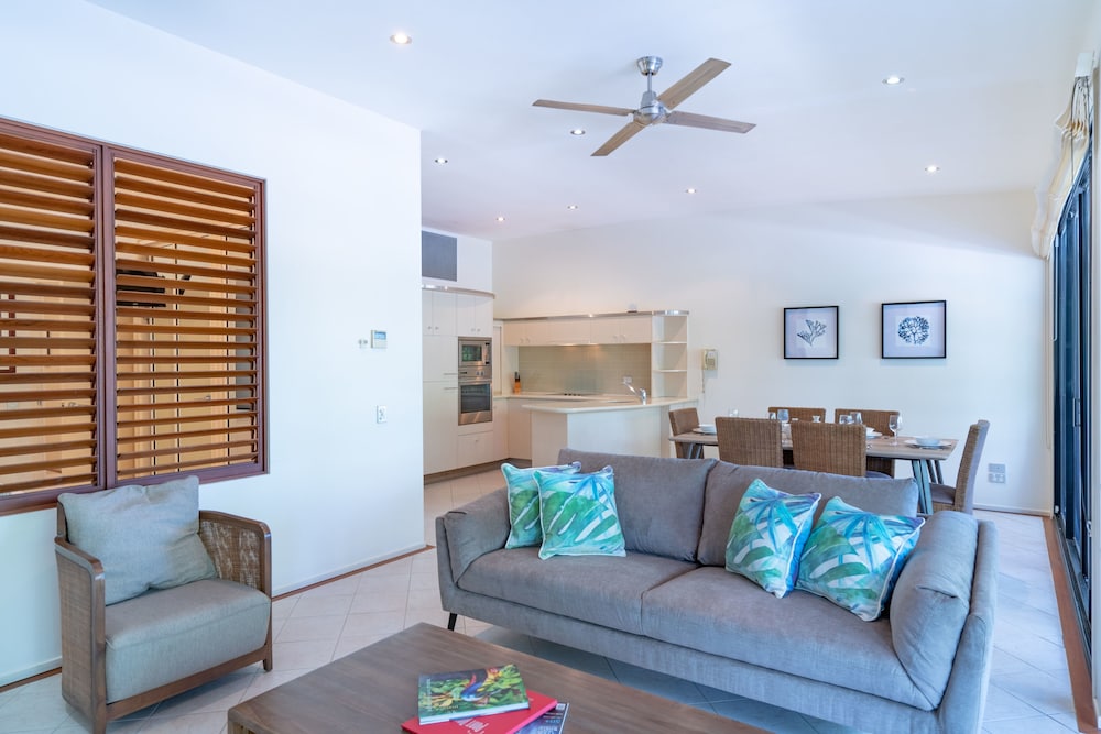 Saltwater Luxury Apartments 17/40