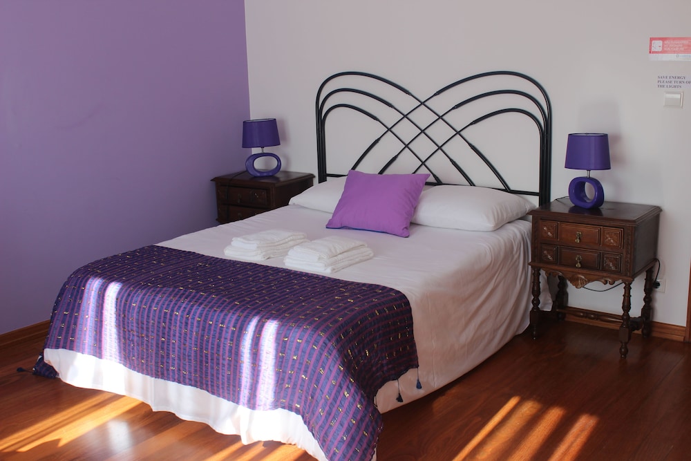 Ericeira Chill Hill Hostel & Private Rooms 14/50
