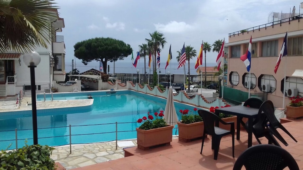 Hotel Ariston Montecarlo 42/50