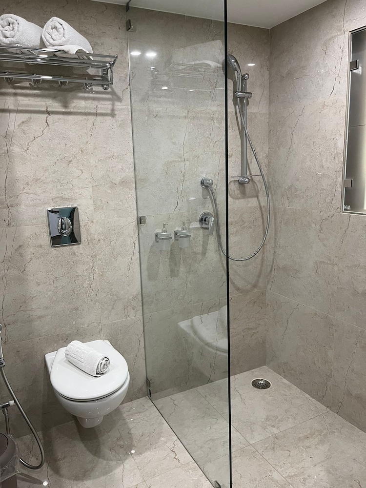 HOTEL RESIDENCY 47/47