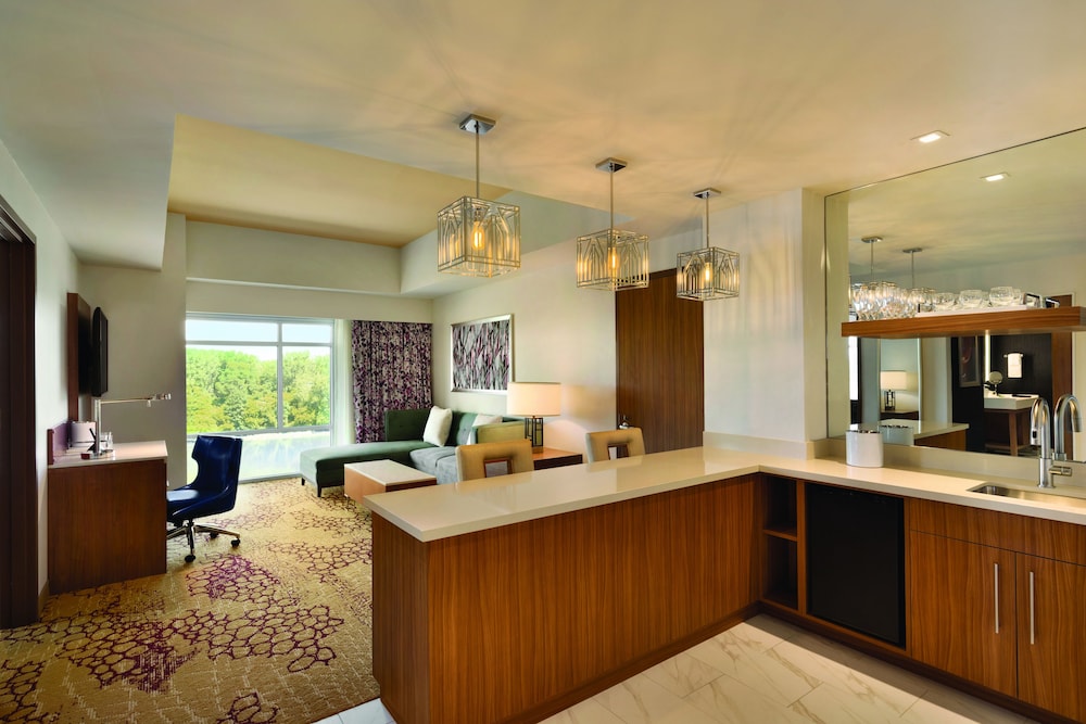 The Landing Hotel at Rivers Casino and Resort 9/63