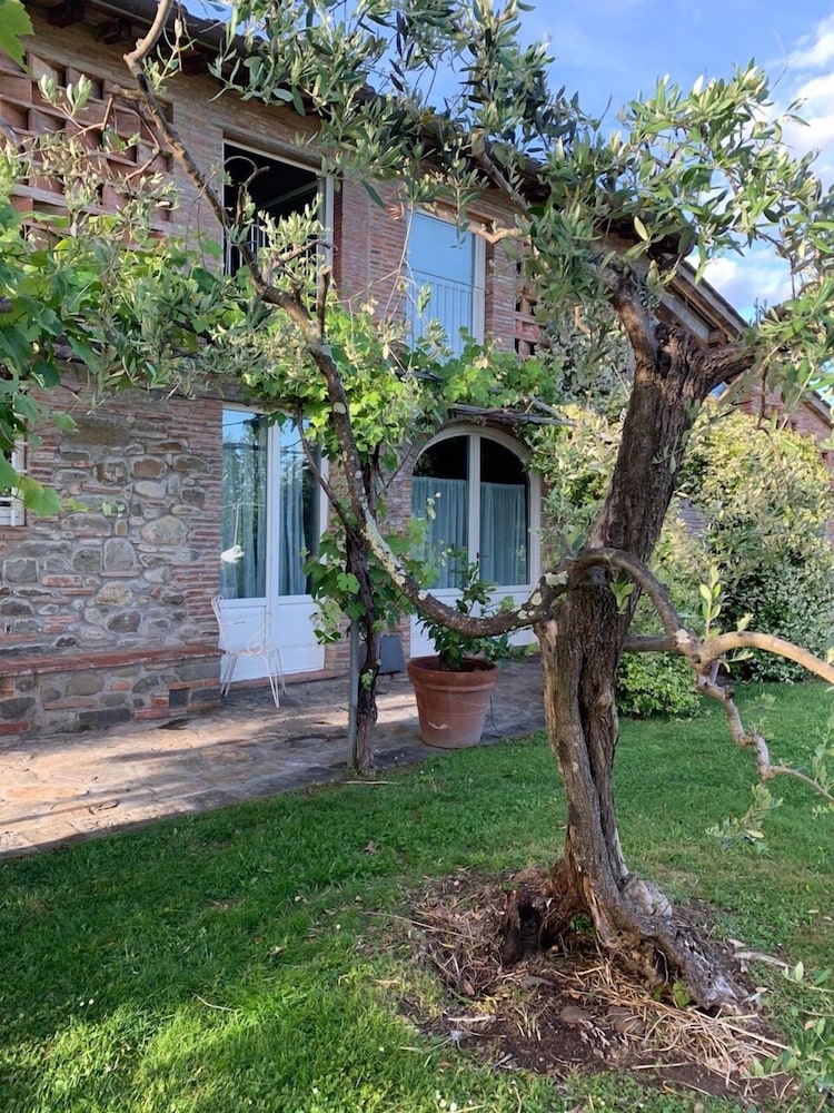 Romantic, Suite, 1 Queen and 1 Single Bed, Park View, Sauna, Hot Tub، Relais Del Lago 8/10