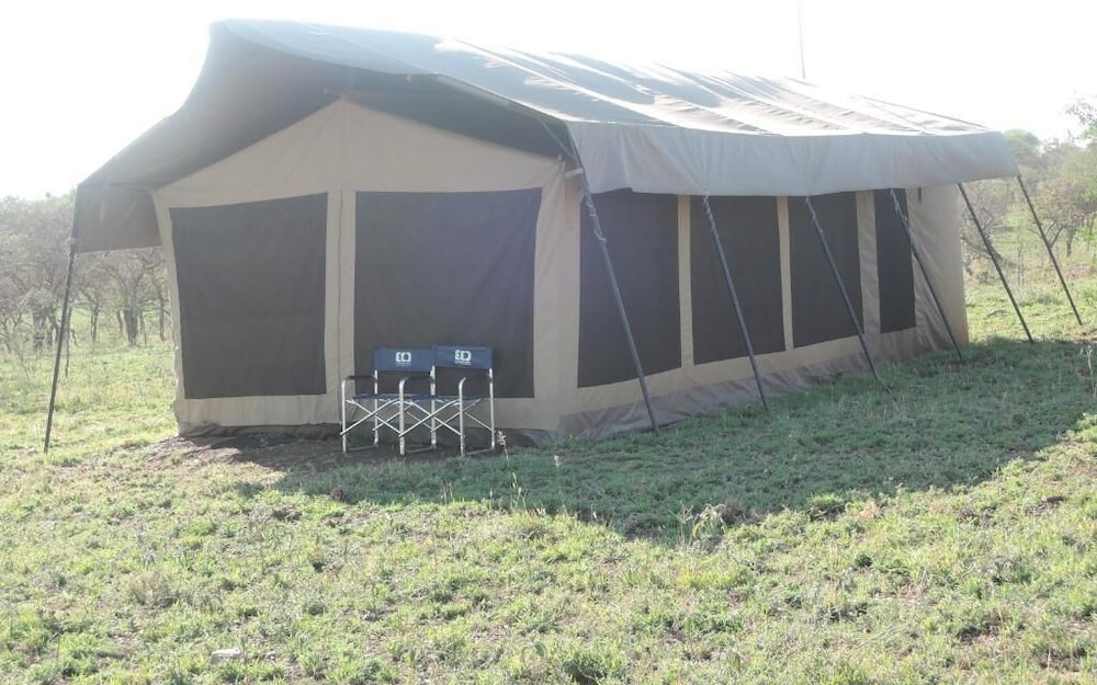 SERENGETI WILDEBEEST CAMP 17/55