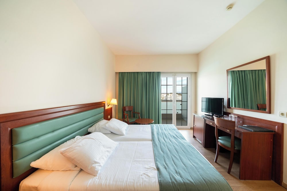 Paliria Hotel 12/73