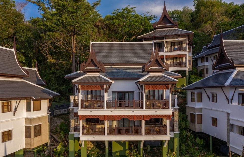 Thavorn Beach Village Phuket Resort and Spa 7/66