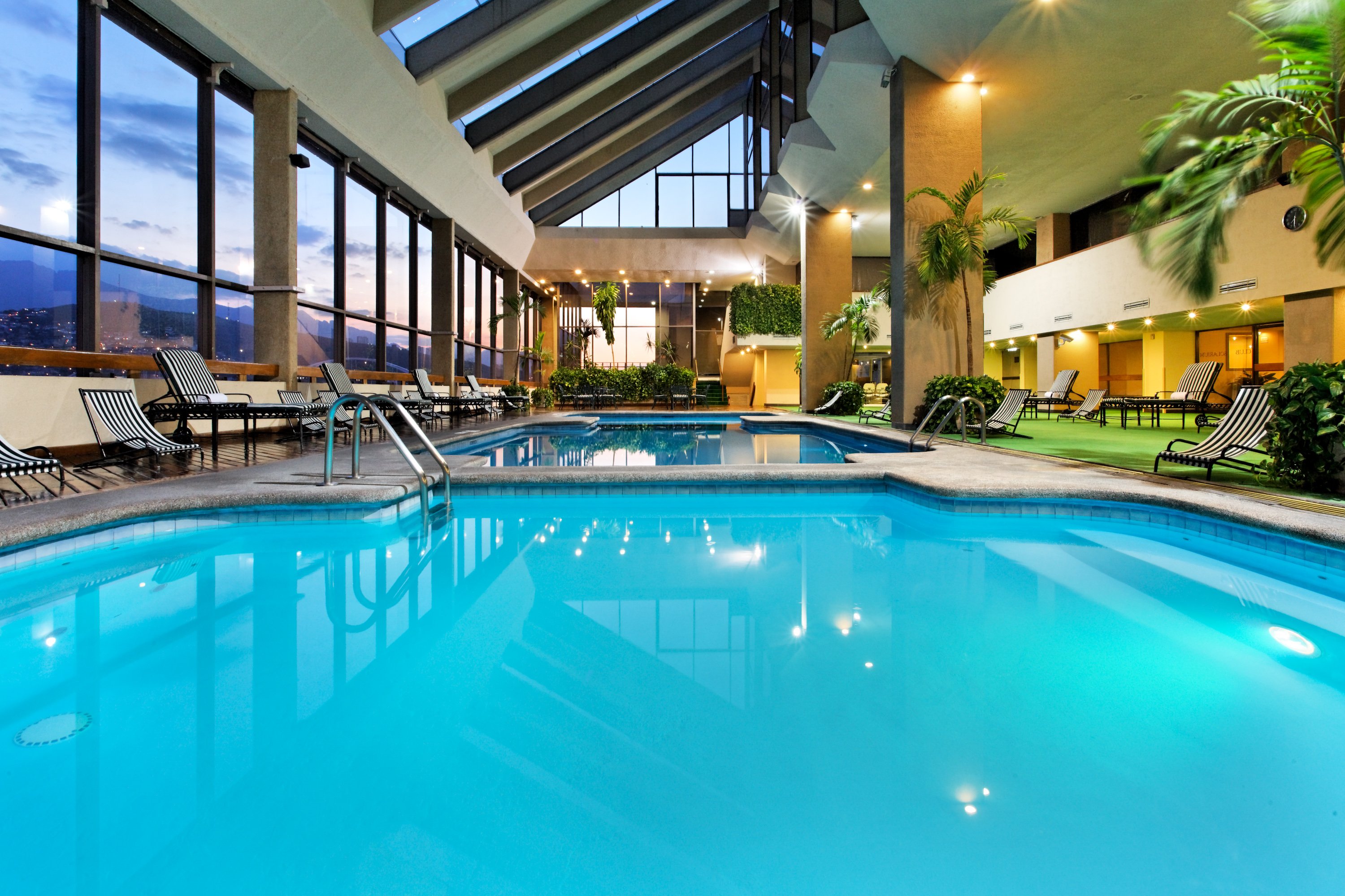 Crowne Plaza Monterrey 5/74