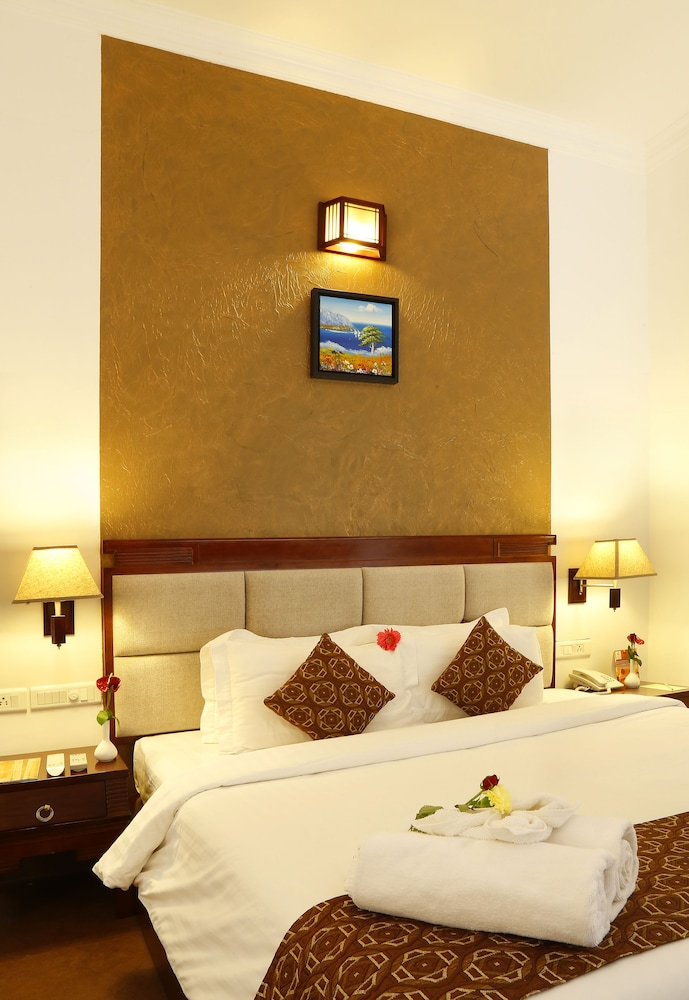 SPICE GROVE HOTELS AND RESORTS 7/39