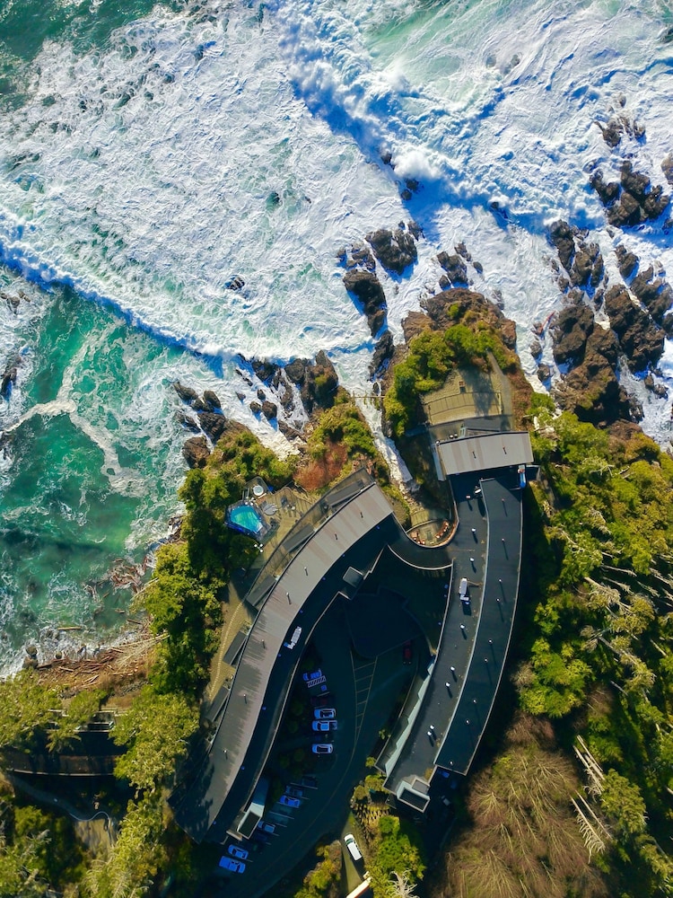 Black Rock Ocean Front Resort 3/69