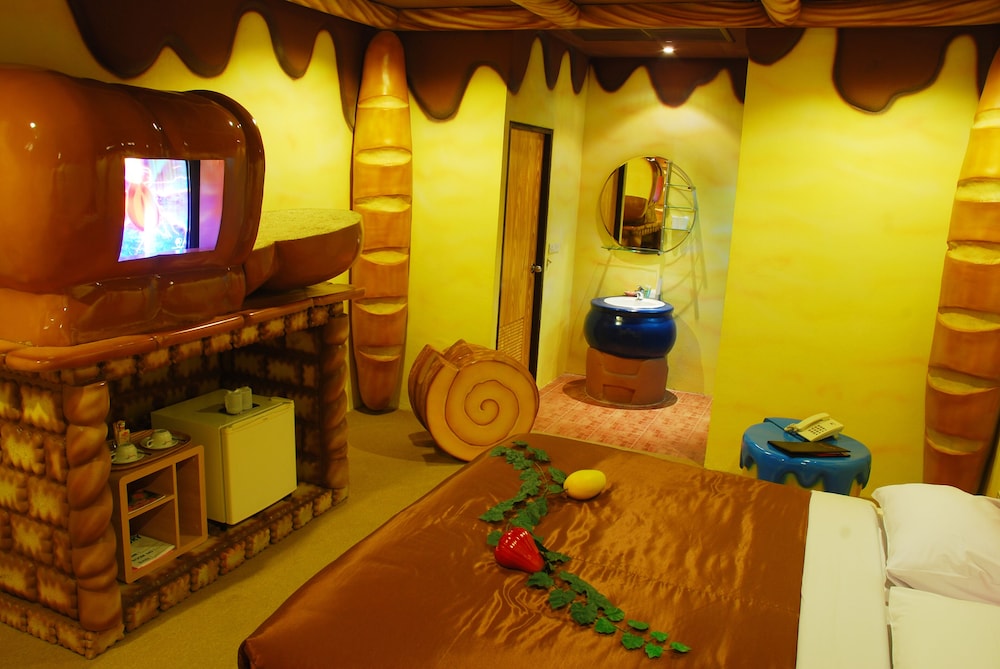The Adventure Hotel 19/25