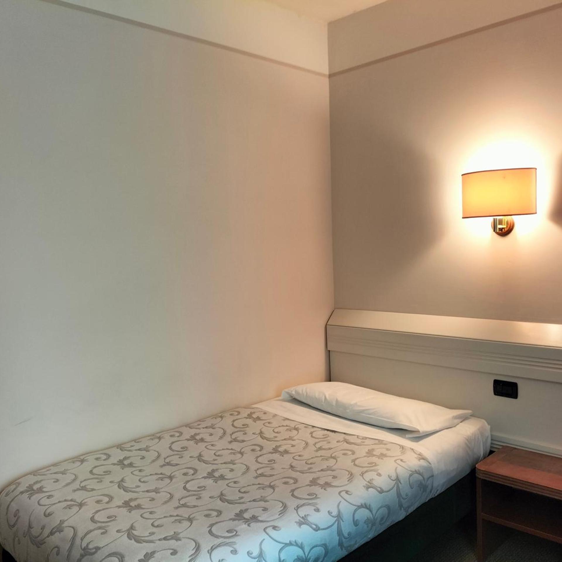 Room, Single
