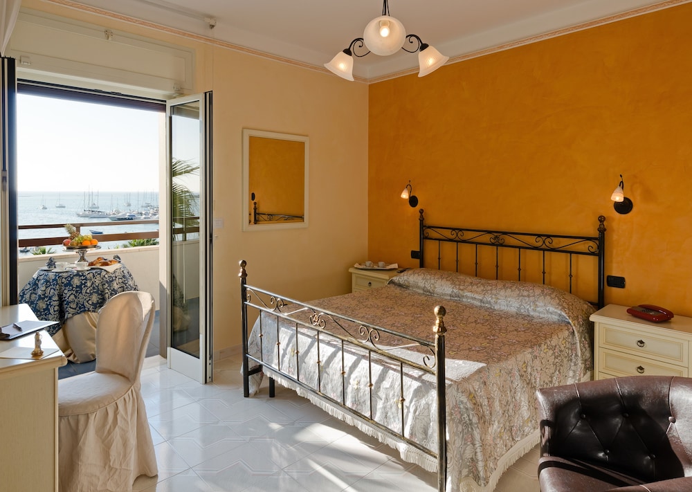 Mediterraneo Hotel 73/73