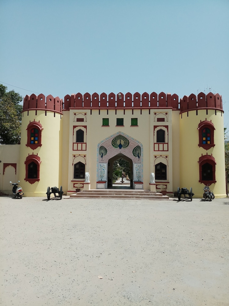 Sajjan Bagh 37/48