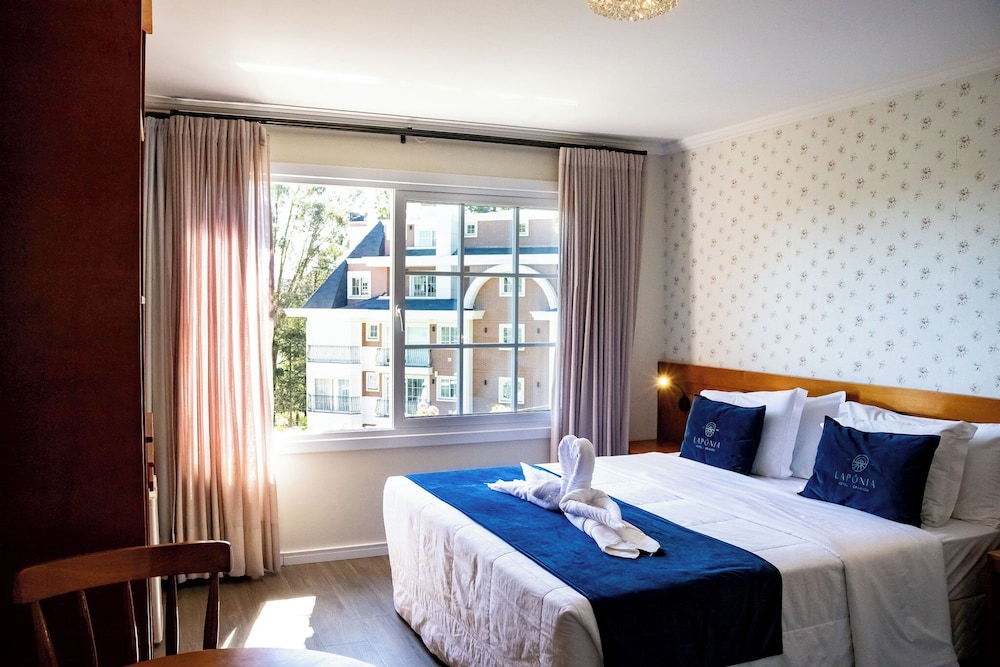 STUDIO, SUITE, TWIN BEDS