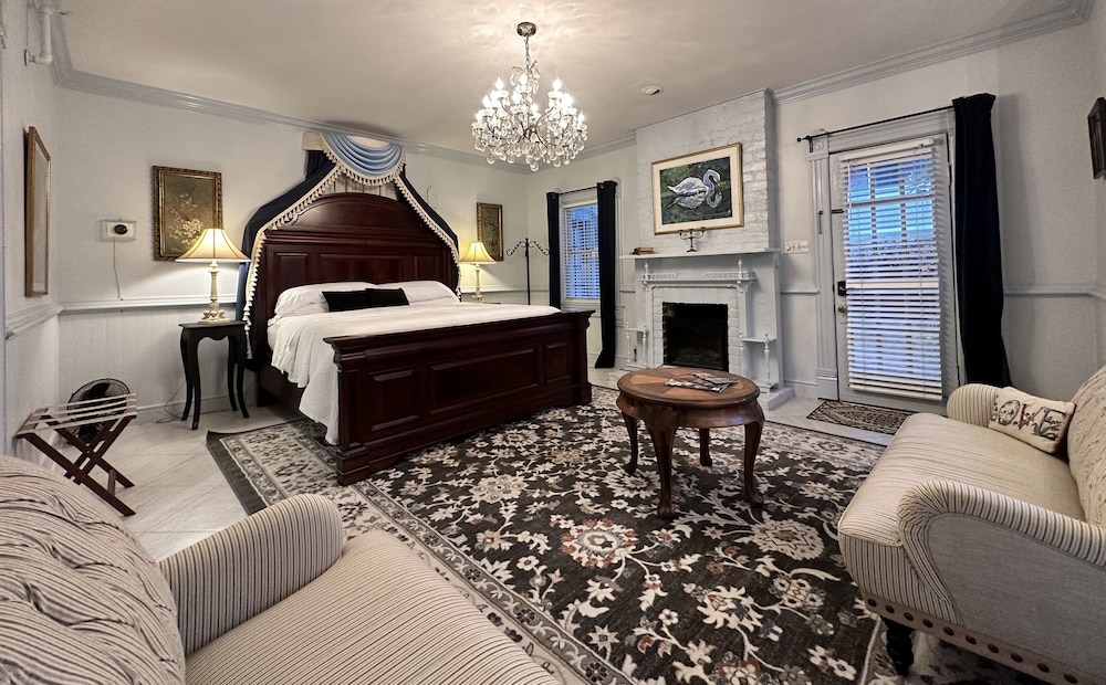 Amethyst Garden Inn 26/62