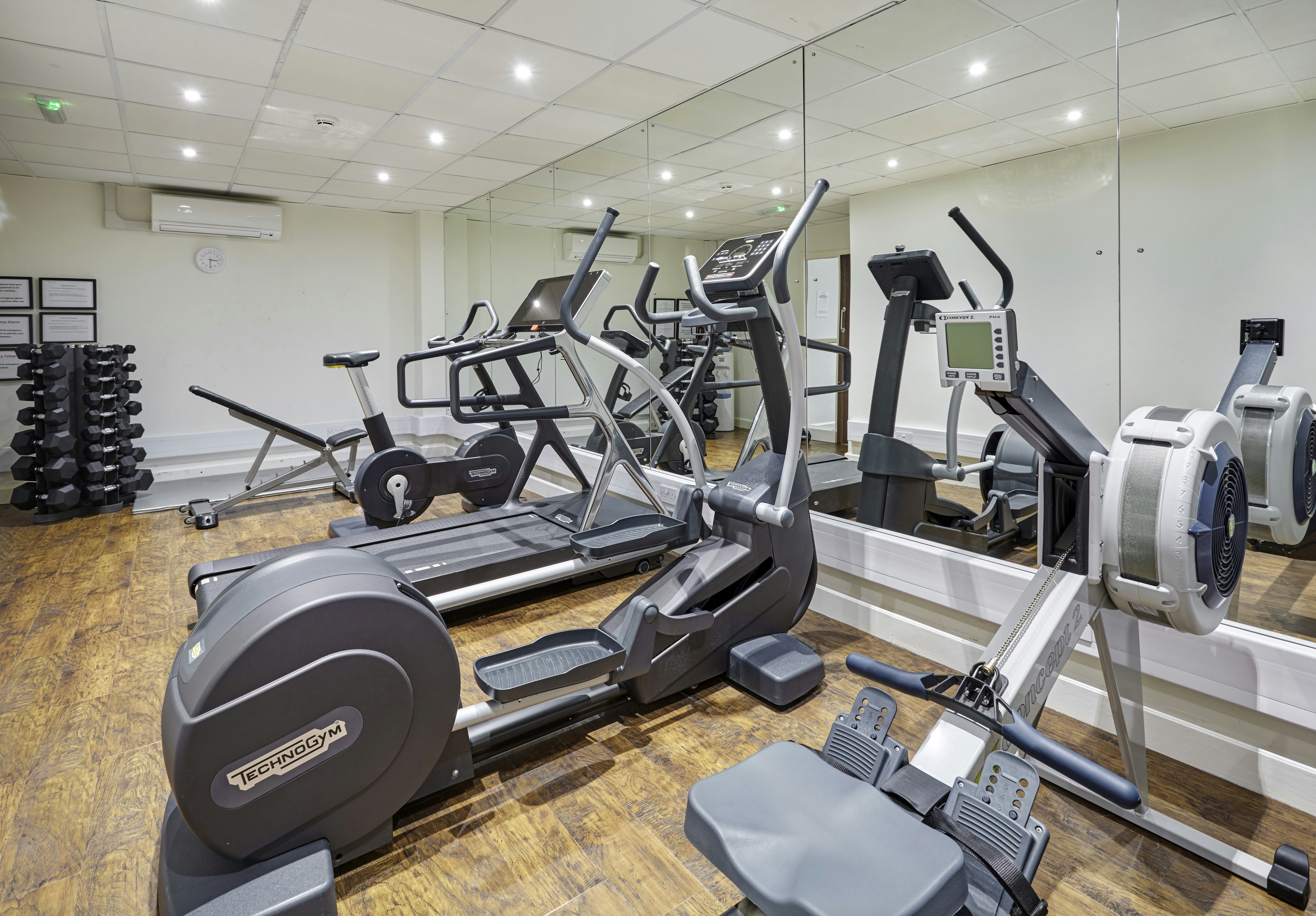Holiday Inn Cardiff North M4 Jct 32, an IHG Hotel 17/27