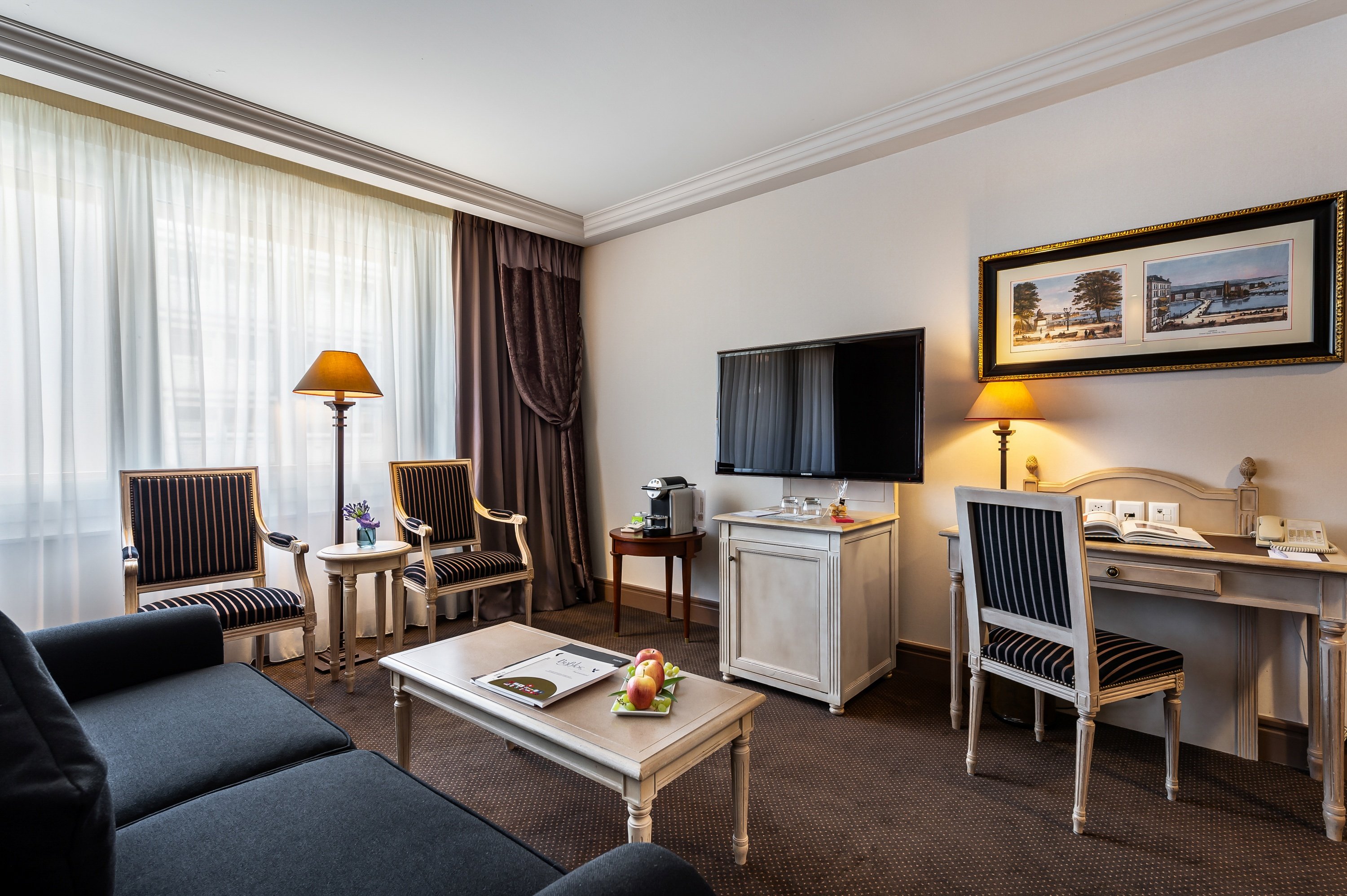 Royal Manotel 34/50