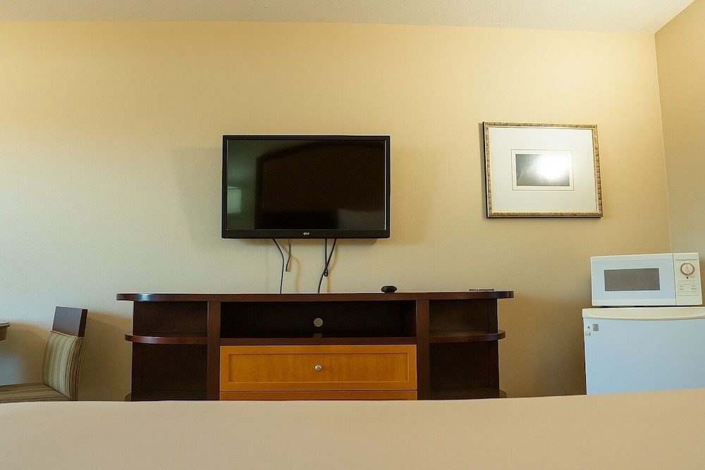 Serena Inn 21/24