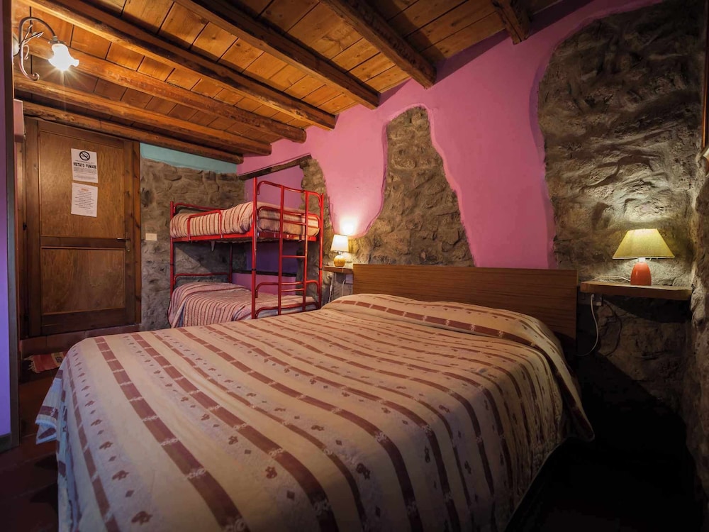 1 Bedroom, Family, Queen Bed, Valley View, Garden Area