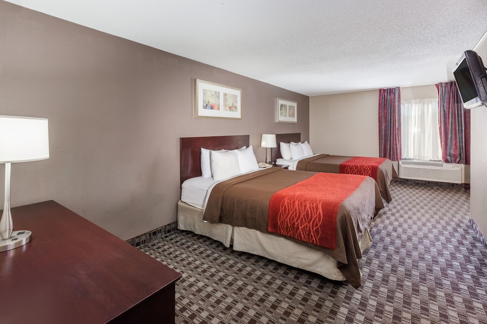 Wingate by Wyndham Canton/Hall of Fame 6/24