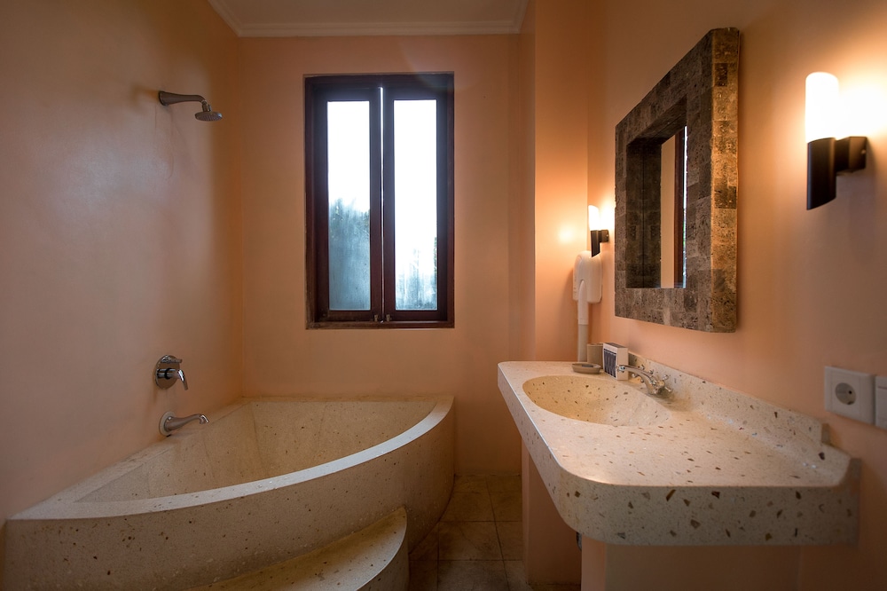 Ecosfera Hotel 50/50