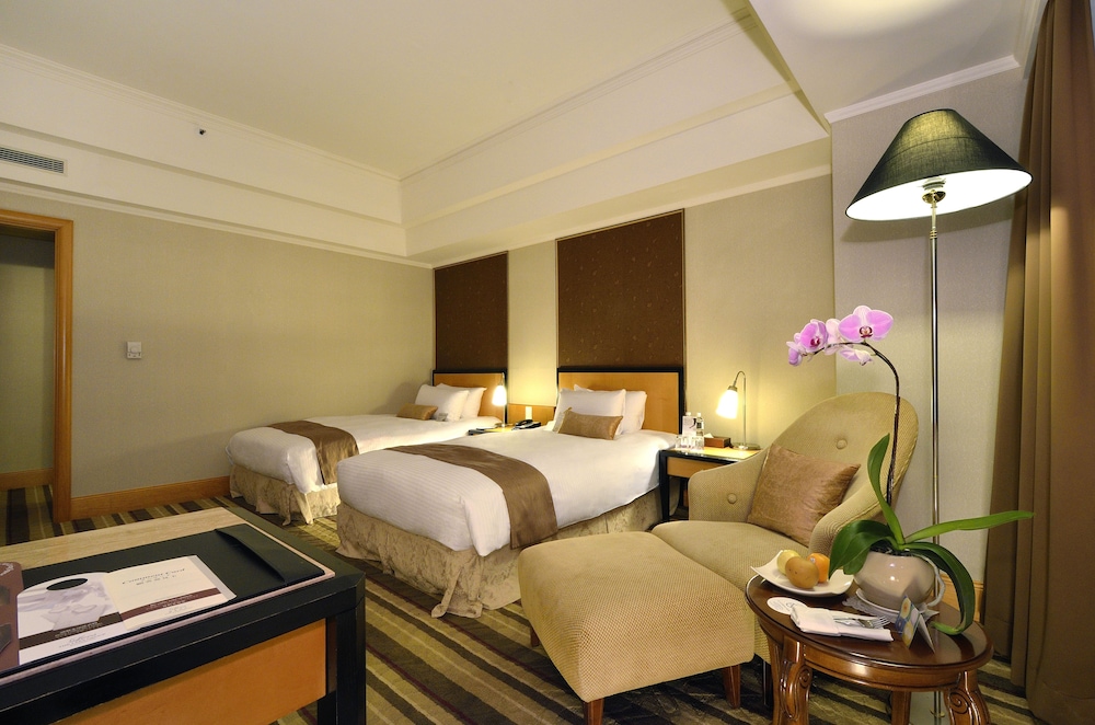 Lees Hotel 30/51