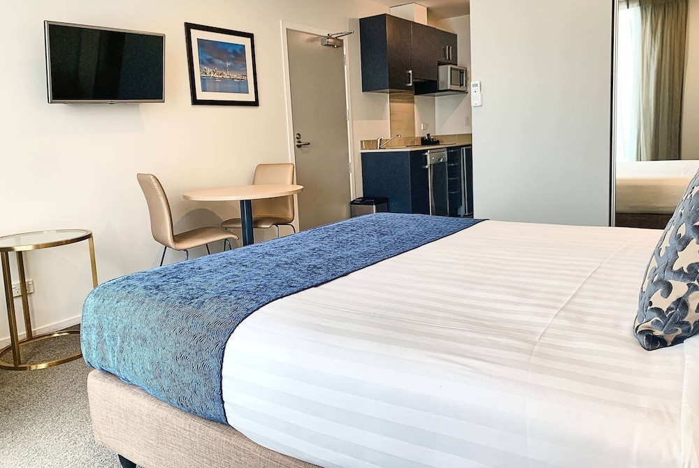 Ramada Suites by Wyndham Albany 15/59