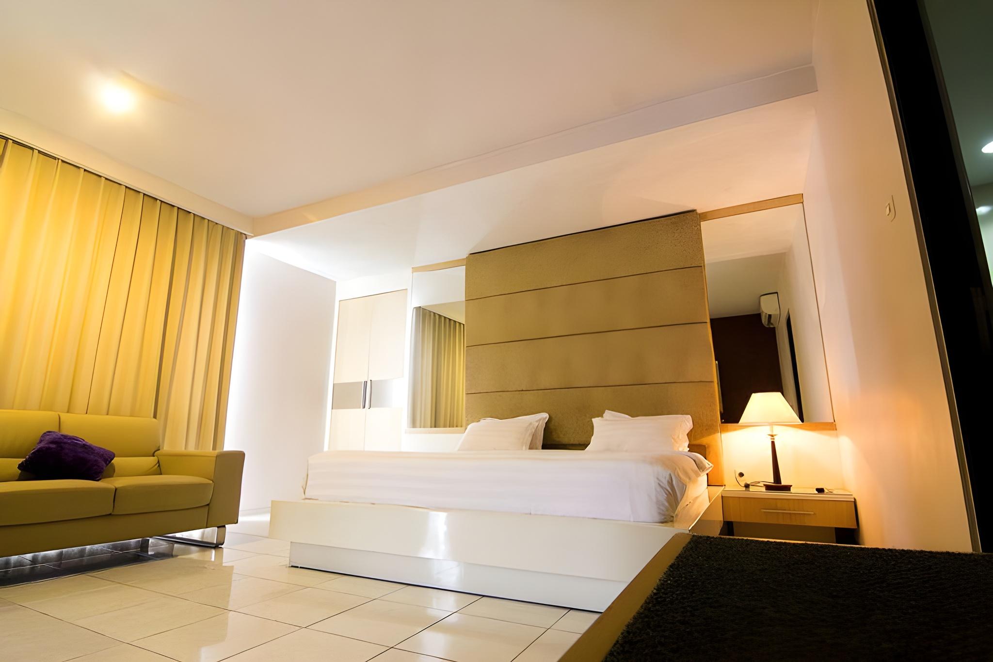 Hotel Royal Jember 7/24