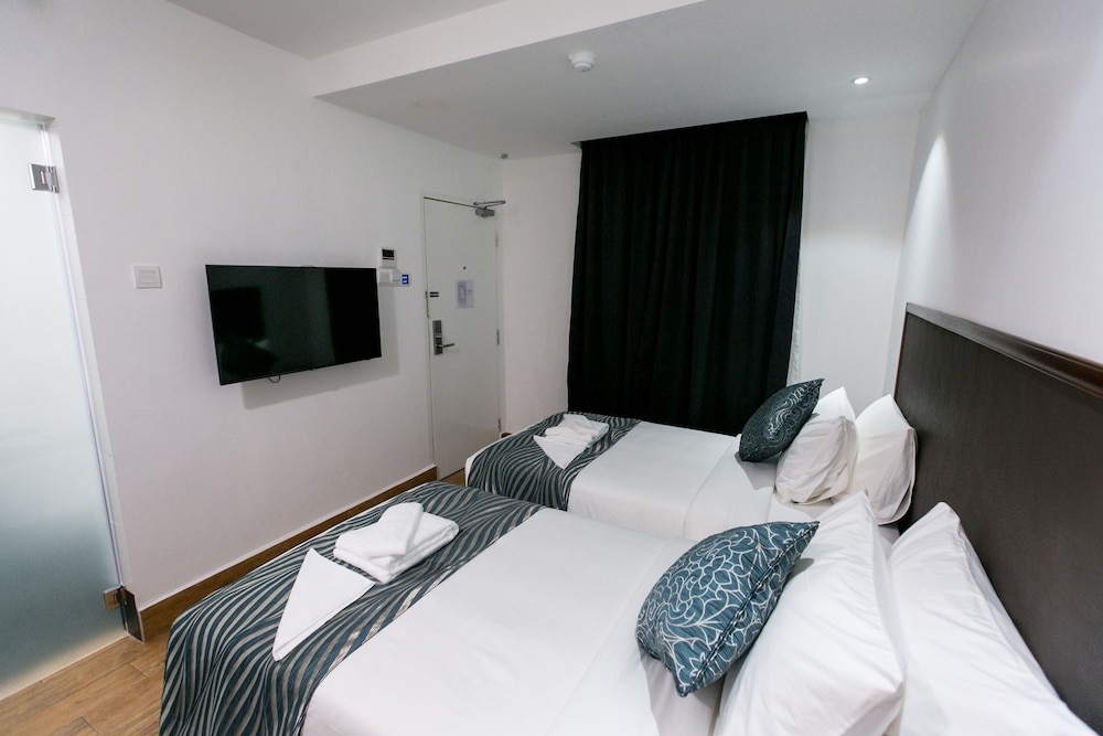 Belllo Hotel Jb Central 26/48
