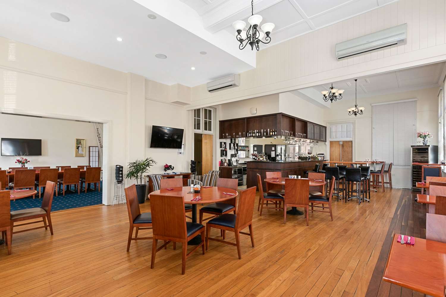 Quality Hotel Regent Rockhampton 20/25