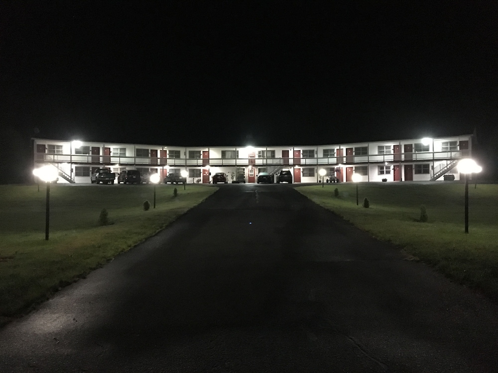 Cabot Inn and Suites 46/50