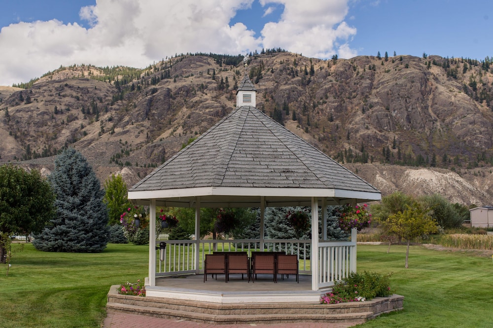 South Thompson Inn 67/69