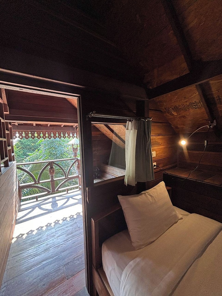 Boutique Village Hotel SHA Plus 27/71