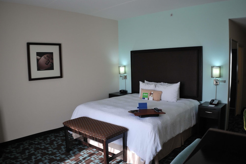 Hampton Inn & Suites Nashville @ Opryland 24/56