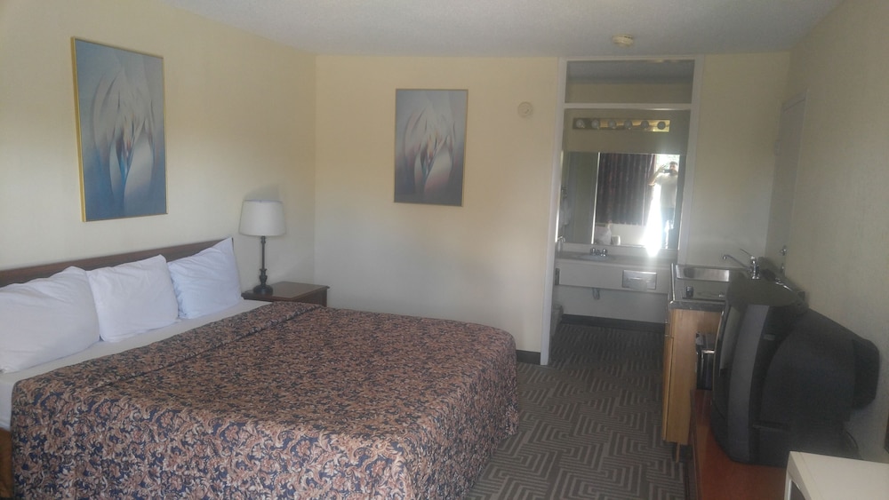 Americourt Extended Stays 9/38