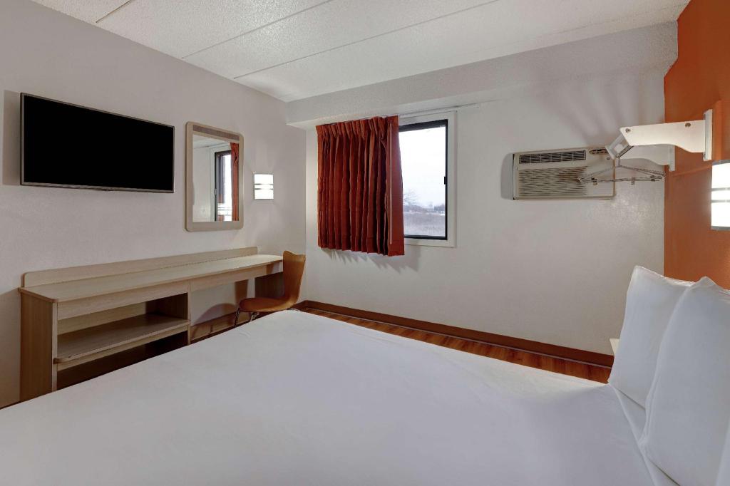 Extended, Suite, Queen Bed