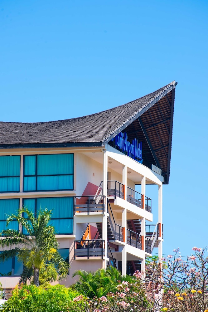 Tahiti Airport Motel 13/64
